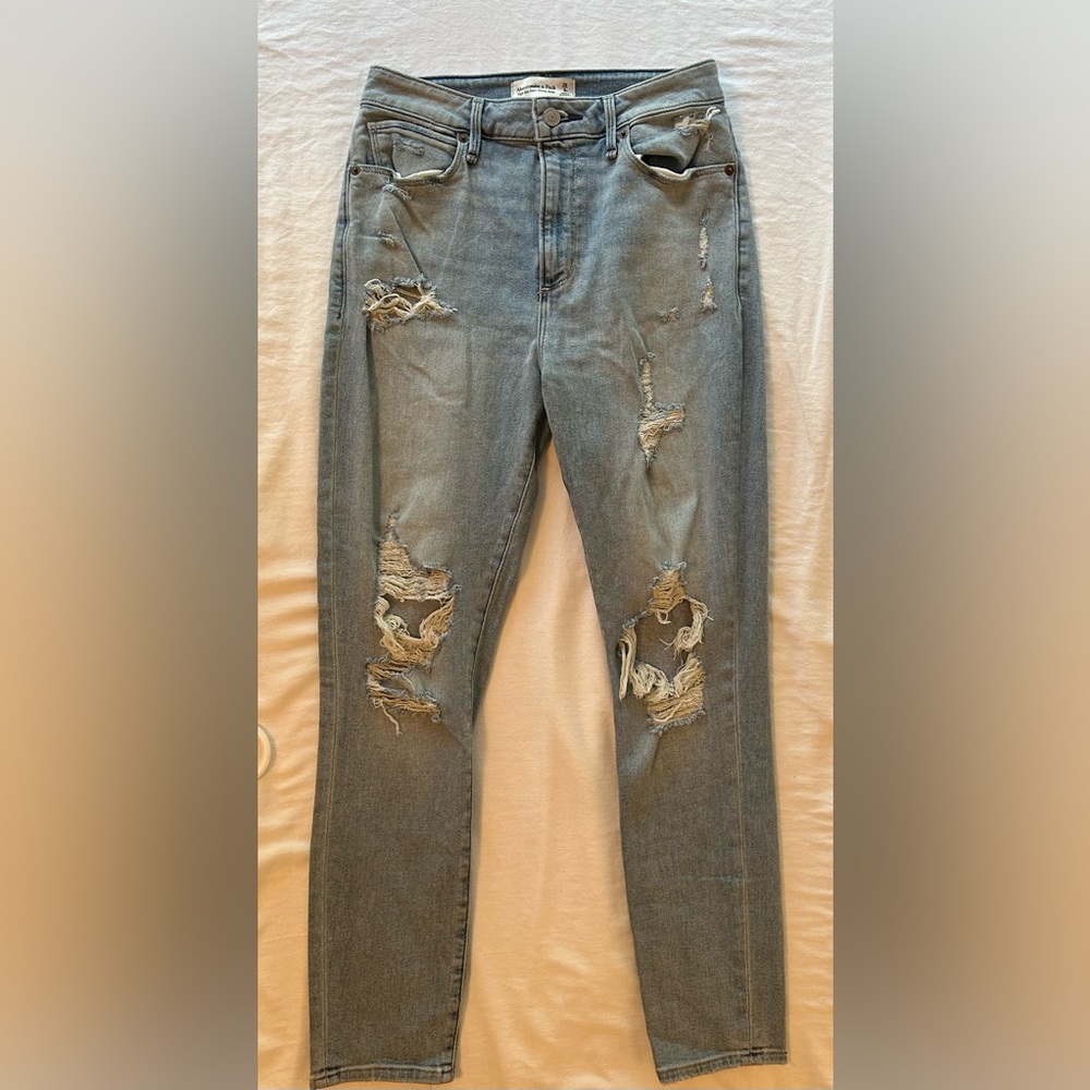 EUC ABERCROMBIE AND FITCH JEANS